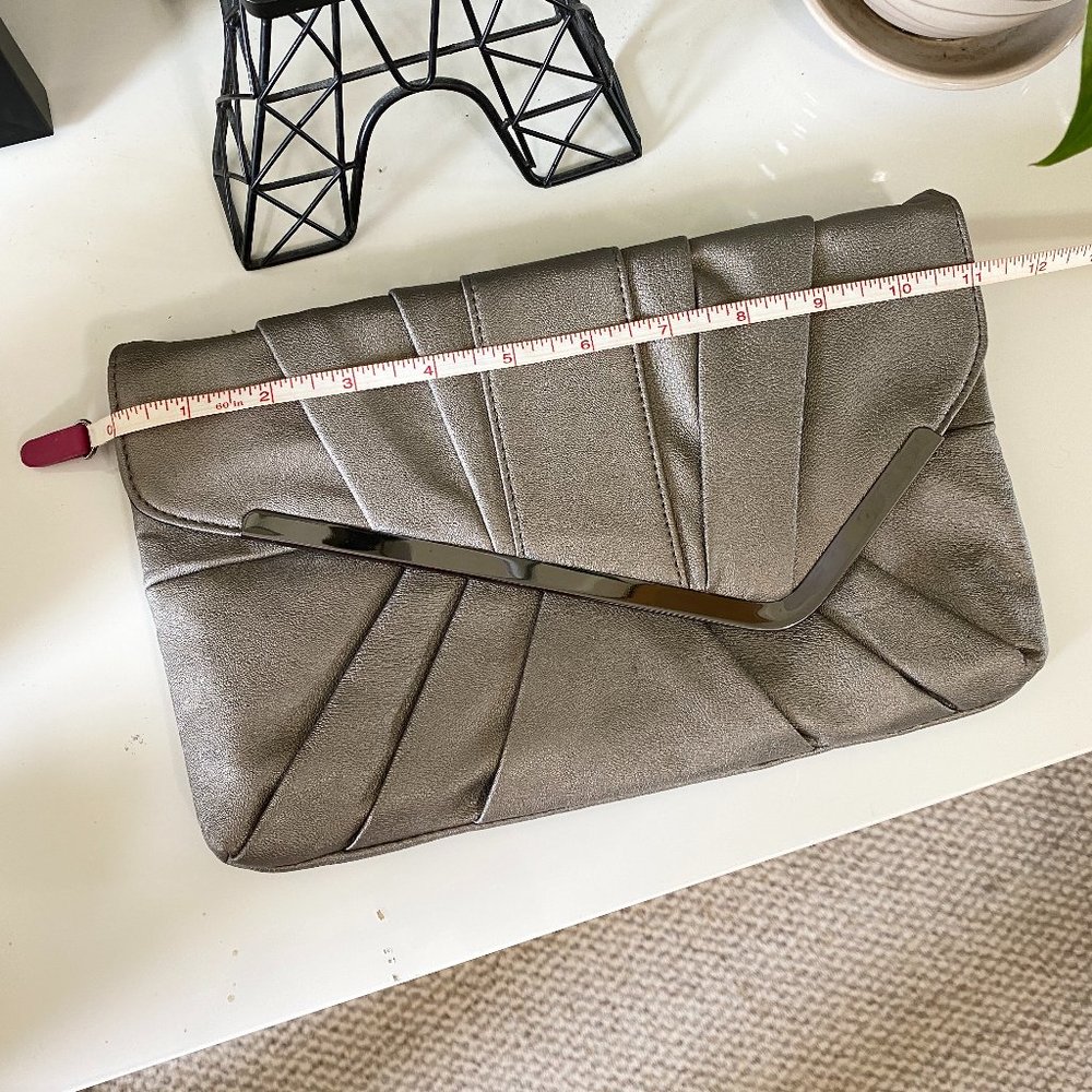 Silver Pouch with Chain - Picture 5 of 6